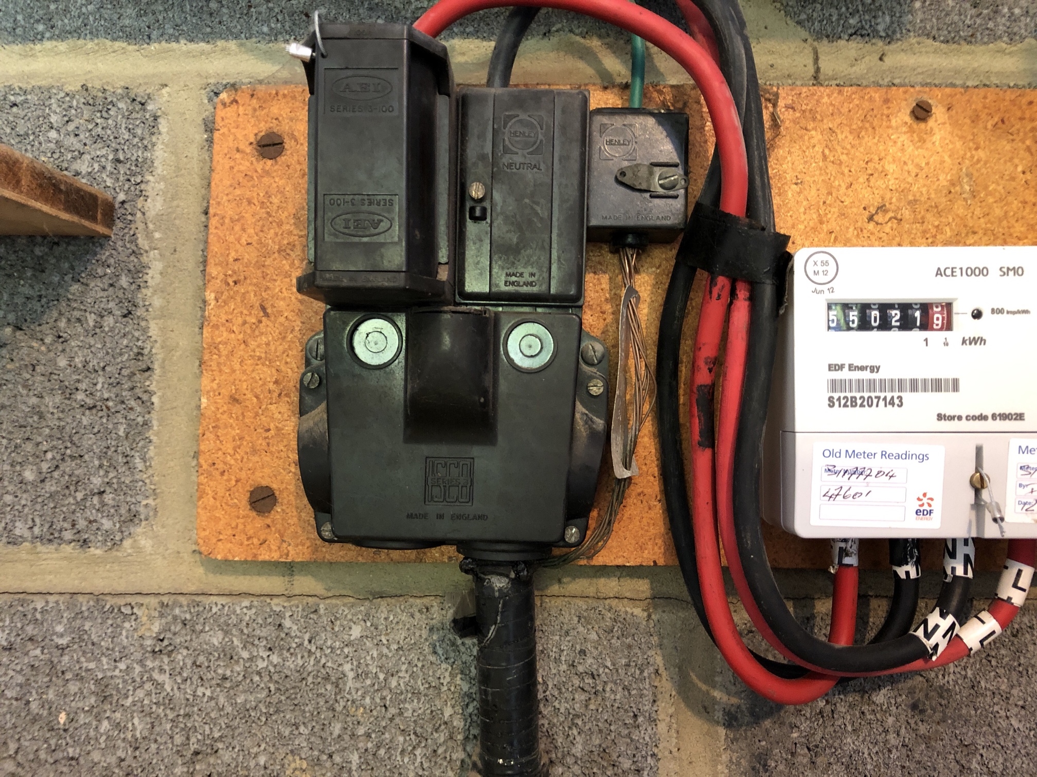 No Electricity Burning Smell & Smoke Bright Spark Electrical Services